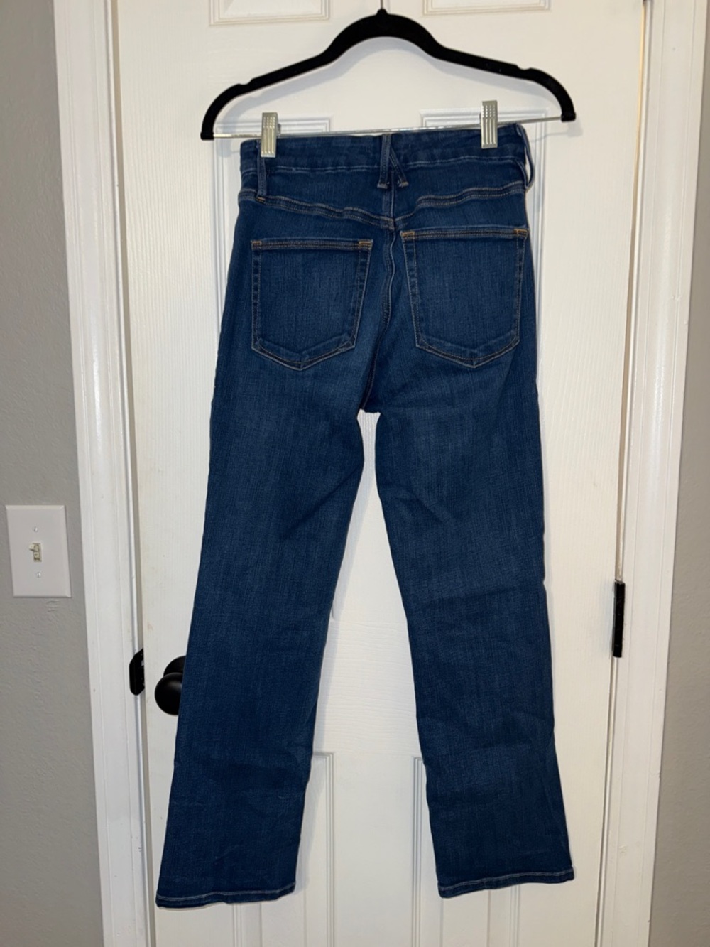 Good American Soft Tech Good Legs Straight Jeans - Picture 10 of 12